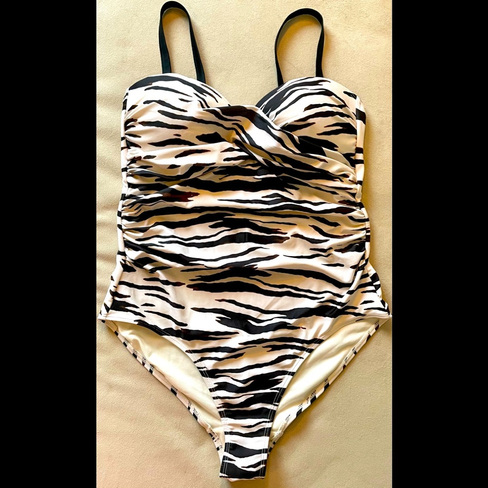 🆕 PRIMARK One Piece